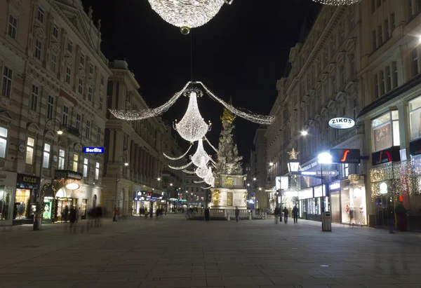 Éjszakai kilátás Graben utca Bécsben az éjszaka — Stock Fotó