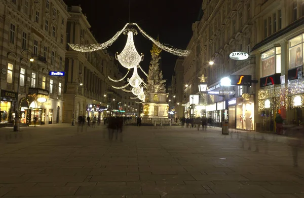 Nachtansicht der Grabenstraße in Wien bei Nacht, Langzeitbelichtung — Stockfoto