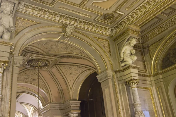 Luxus-Interieur Detail der Wiener Oper in Wien, Österreich — Stockfoto