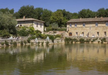  Bagno Vignoni 'deki Piazza delle Sorgenti Ortaçağ Meydanı 