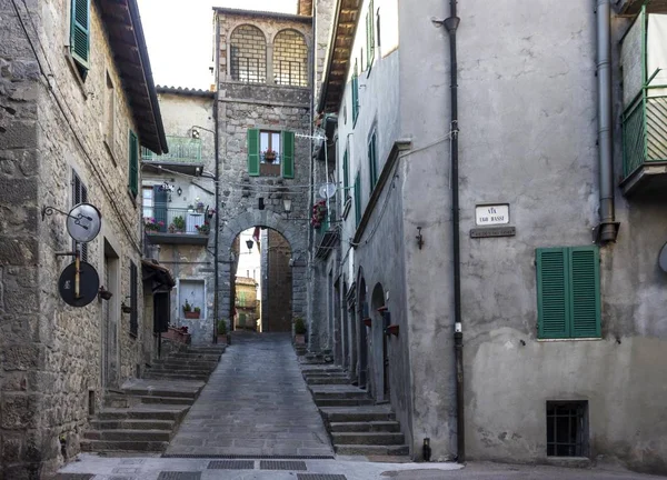 Średniowiecznego miasta Abbadia San Salvatore — Zdjęcie stockowe