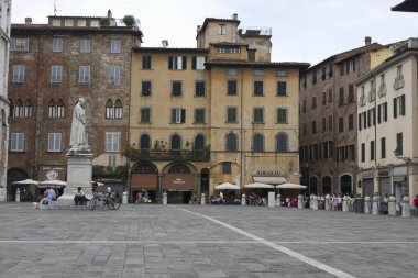 Gün görünümü Saint Michael Meydanı Lucca, İtalya 