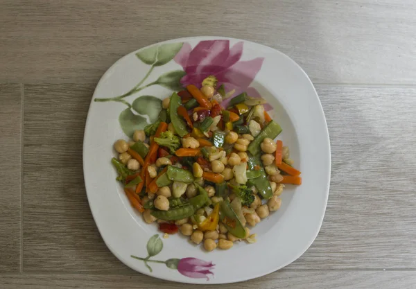 Salada caseira de grão de bico — Fotografia de Stock