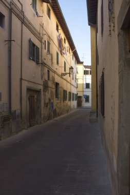 Küçük bir şehir olan Lastra a Signa, Italya 'da dar cadde 
