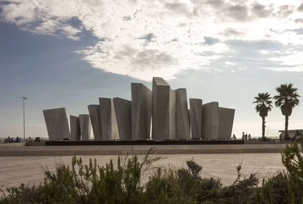 Marina di Massa 'daki Le Vele anıtı