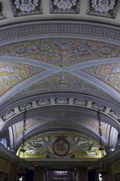 Détail du plafond de la crypte sous la cathédrale de Duomo — Photo