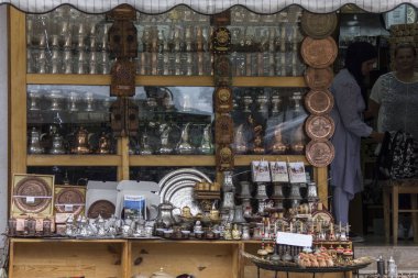 Sarajevo, Bosna Hersek - 20 Ağustos 2017: geleneksel Bosna ın Bazaarı Saraybosna Şehir merkezinde