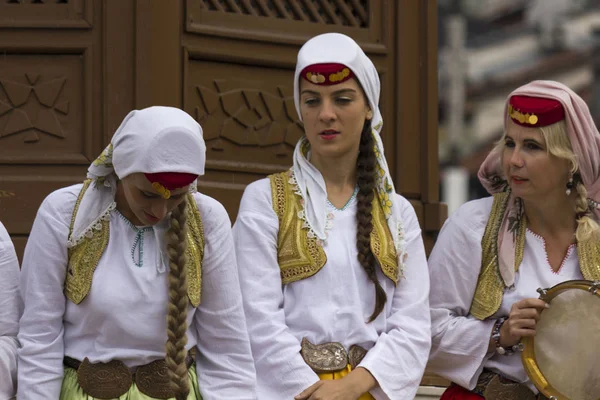 Sarajevo Bosnia Erzegovina Agosto 2017 Gruppo Ragazze Bosniache Vestite Tradizionali — Foto Stock