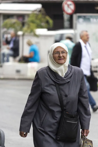 Sarajevo Bosnia Herzegovina August 2017 Senior Bosnian Woman Headscarf Walking — Stock Photo, Image