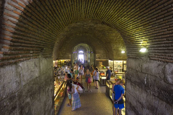 Split Croacia Agosto 2017 Mercado Subterráneo Del Palacio Diocleciano Split — Foto de Stock