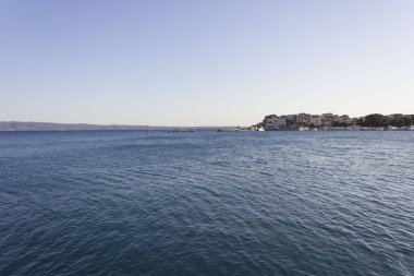 Stobrec, Ağustos 13 2017: arka planda şehir ile Stobrec kıyı şeridi