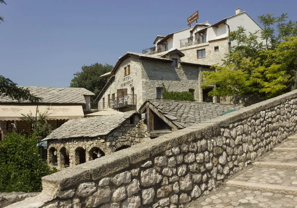 Mostar Bosnien Und Herzegowina August 2017 Antike Gebäude Ufer Der — Stockfoto