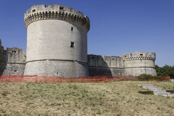 意大利的马泰拉 2017年8月26日 在特拉蒙塔诺的中世纪城堡 在整修工程下 — 图库照片