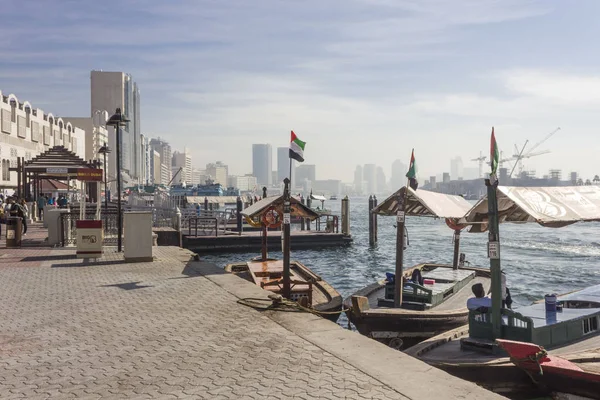 Dubai Emirati Arabi Uniti Dicembre 2017 Barche Tradizionali Sul Torrente — Foto Stock