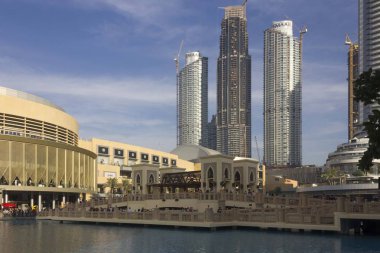 Dubai, Uae - 26 Aralık 2017: Dubai AVM 'nin modern ve geleneksel mimarisi