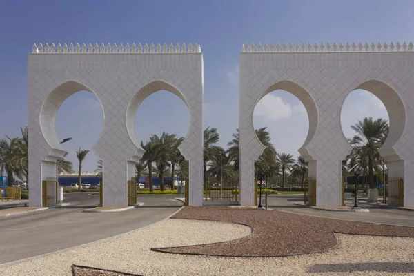 Abu Dhabi Uae December 2017 Gate Leading Mosque Abu Dhabi — Stockfoto