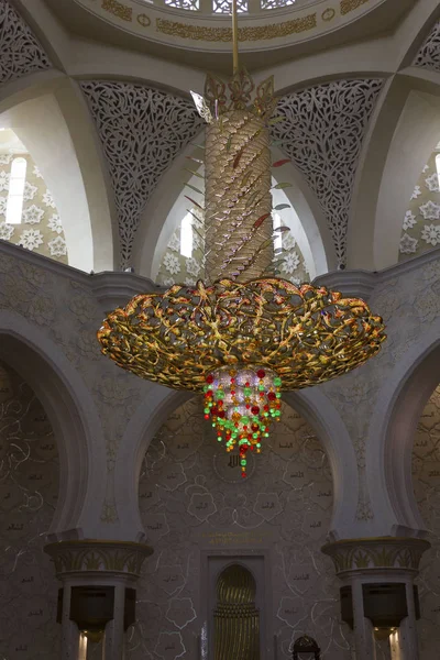 Abudhabi Uae December 2017 Amazing Crystal Chandelier Sheikh Zayed Mosque — Zdjęcie stockowe