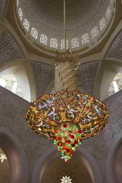 Абудхаби Оаэ Декабря 2017 Удивительная Хрустальная Люстра Мечети Шейх Аль — стоковое фото