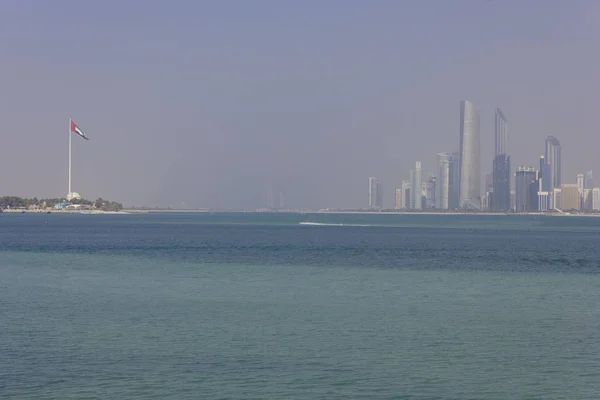 Abu Dhabi Uae December 2017 View Abu Dhabi Skyline Its — Stock Photo, Image