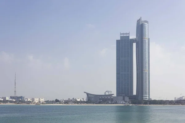Abu Dhabi Emirados Árabes Unidos Dezembro 2017 Praia Arranha Céus — Fotografia de Stock