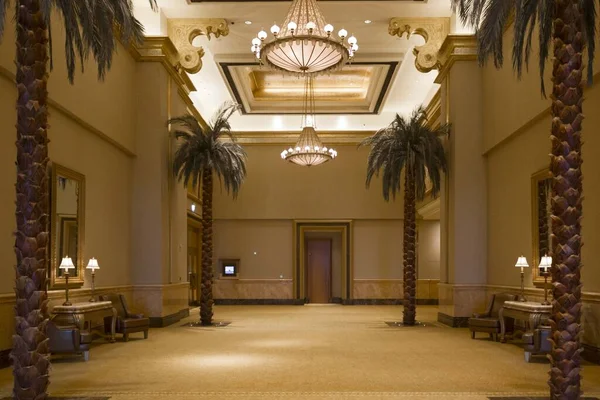 Abu Dhabi Uae December 2017 Corridor Emirates Palace Abu Dhabi — Stock Photo, Image