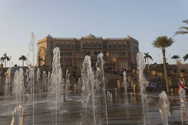 Abu Dhabi Оаэ Декабря 2017 Водные Игры Входа Дворец Эмиратов — стоковое фото