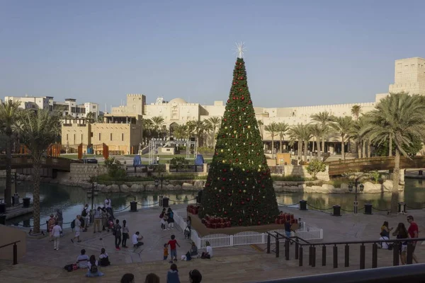 Dubai December 2017 Christmas Tree Madinat Souk Dubai Christmas Time — Stockfoto