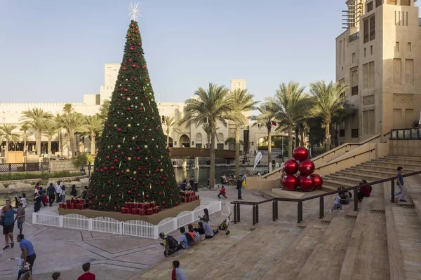 Dubai December 2017 Christmas Tree Madinat Souk Dubai Christmas Time — Stockfoto