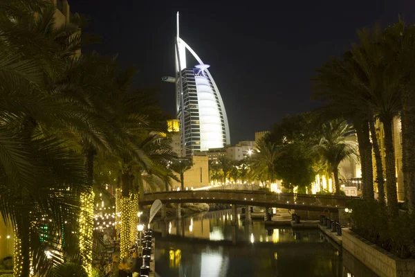 Dubai Uae December 2017 Night View Burj Arab Madinat Souq — Stock Photo, Image