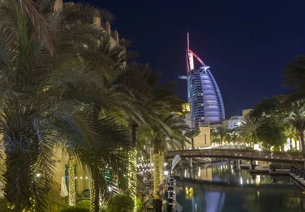 Dubai Uae December 2017 Night View Burj Arab Madinat Souq — Stock Photo, Image