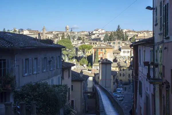 Perugia イタリア 2016年12月10日 イタリア ペルージャのデルアケドット通りの有名な狭い路地 — ストック写真