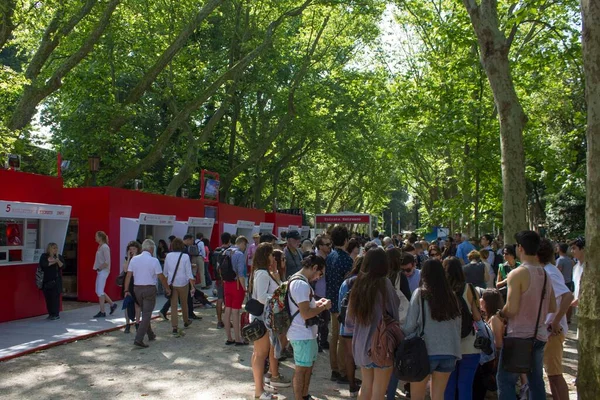 Venecia Italia Mayo 2016 Multitud Personas Taquilla Bienal Venecia Giardini Imágenes de stock libres de derechos