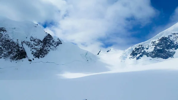 Glaciar Mensu Cornisas Nieve Sobre —  Fotos de Stock