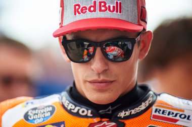 22 Eylül 2019; Ciudad del Motor de Aragon, Alcaniz, İspanya; Aragon Motosiklet Grand Prix, Yarış Günü; Repsol Honda Takımı 'ndan Marc Marquez başlangıç çizgisinde Aragon Grand Prix için hazırlanıyor: Pablo Guillen: