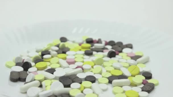 Medicamentos surtidos, BAA, vitaminas y suplementos rotan — Vídeo de stock