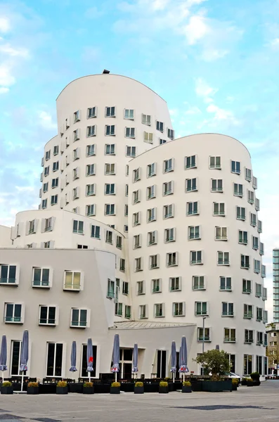 Düsseldorf, Deutschland - 29. April: eines der Gebäude im medi — Stockfoto