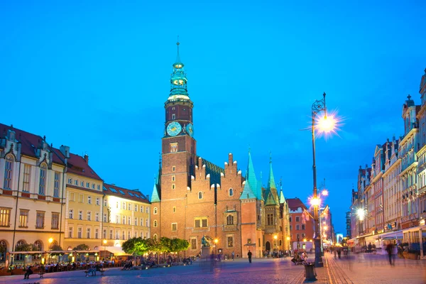 Fantasztikus városi táj, a városháza, a középkori piacon — Stock Fotó