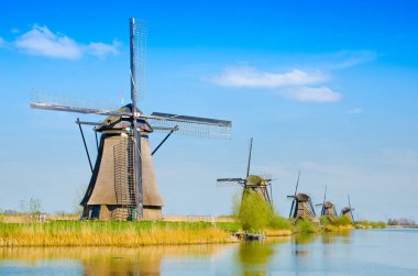 Doğal, Hollanda yel değirmenleri ile büyüleyici manzara