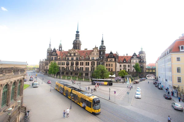 Dresde, Alemania - 12 de mayo de 2016: Vista del centro del casco antiguo — Foto de Stock