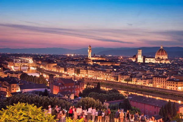 Een fantastisch panoramisch uitzicht over Florence van Michelangelo plein ik — Stockfoto