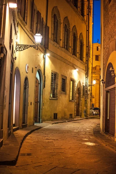 Prachtige landschap van de oude smalle straat in Florence, het — Stockfoto