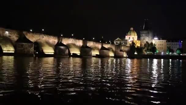 Magiskt Vackert Landskap Vltava Nära Karlsbron Den Gamla Staden Prag — Stockvideo