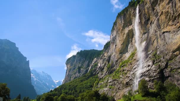 Пейзаж Водопадом Каньоном Швейцарских Альпах Швейцария Европа — стоковое видео