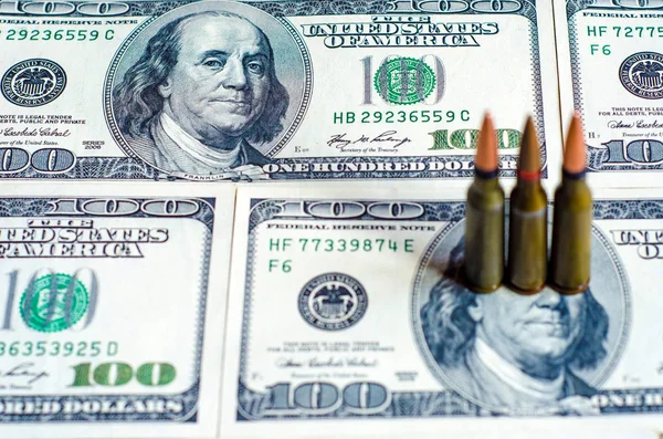 Balas Billetes Como Símbolo Abstracto Las Causas Los Conflictos Militares — Foto de Stock