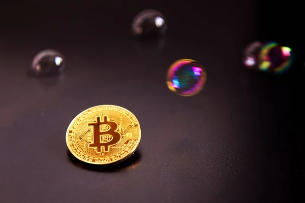 Bitcoin Och Bubblan Som Abstrakt Symbol För Riskerna Med Digital — Stockfoto