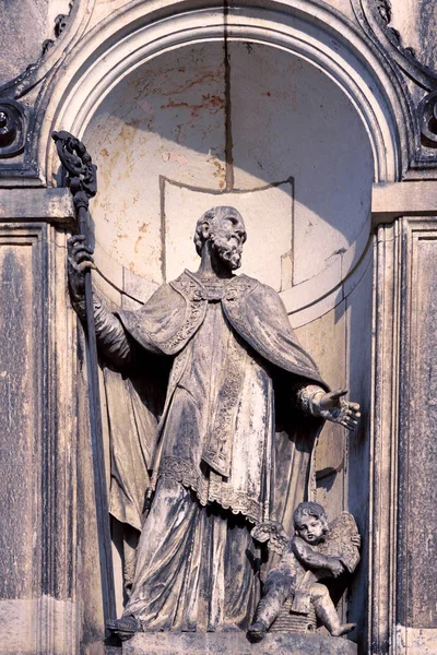 Estátua Evangelista Mateus Que Dos Nichos Catedral Medieval Dresden Saxônia — Fotografia de Stock