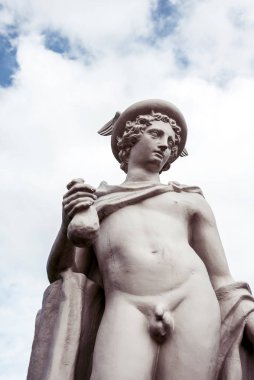 Tanrı Hermes 'in (Merkür) antik heykeli, kişiselleştirilmiş.