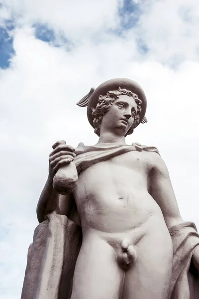 Frammento di antica statua del dio Hermes (Mercurio), personificat — Foto Stock