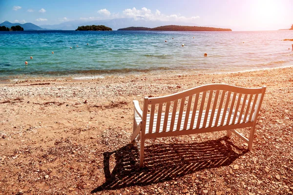 Paisaje Romántico Abstracto Con Banco Madera Blanco Costa Del Mar — Foto de Stock