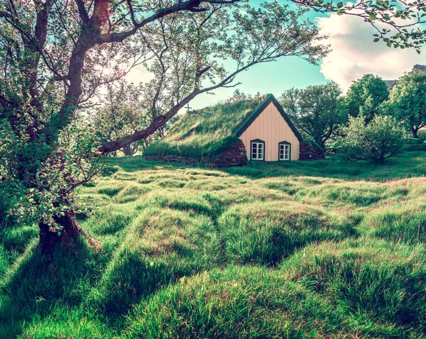 Charmante Mystische Szene Mit Torfdachkirche Altem Isländischen Stil Und Mystischem — Stockfoto